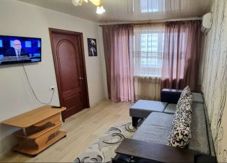 Сдается трехкомнатная квартира, 56 м2, Хабаровск, улица Мухина, 9