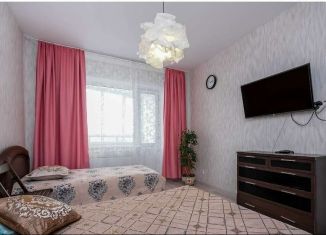 Сдаю в аренду трехкомнатную квартиру, 67 м2, Новосибирск, улица Титова, 252, метро Площадь Маркса