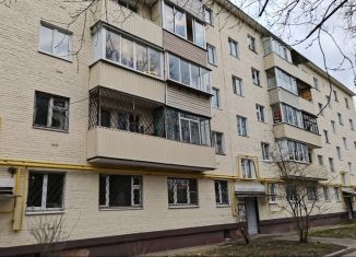 Продается трехкомнатная квартира, 52 м2, Щербинка, Остафьевская улица, 1
