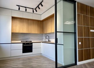 Продаю 2-ком. квартиру, 76 м2, Каспийск, Молодёжная улица, 4, ЖК Каспийская Гавань