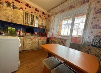 Продается трехкомнатная квартира, 83 м2, посёлок городского типа Беркакит, улица Башарина, 3