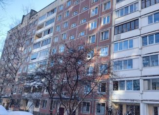 Продам трехкомнатную квартиру, 57 м2, Санкт-Петербург, проспект Наставников, 6, метро Ладожская