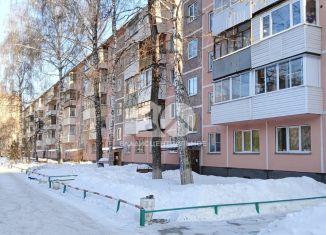 Продается 2-комнатная квартира, 48 м2, Новосибирск, улица Кошурникова, 51, метро Золотая Нива