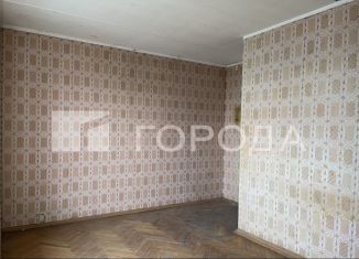Продаю трехкомнатную квартиру, 64 м2, Москва, метро Пражская