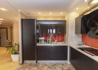 Сдаю в аренду 3-ком. квартиру, 95.6 м2, Тюмень, улица Максима Горького, 68к1, Центральный округ