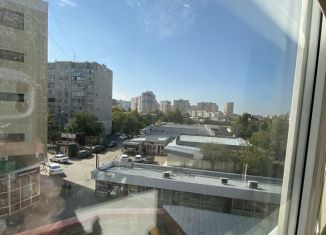 Продается двухкомнатная квартира, 47 м2, Краснодар, улица Тургенева, улица Тургенева, 189