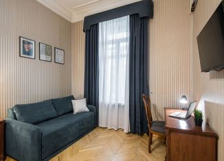 3-комнатная квартира в аренду, 130 м2, Москва, Никитский бульвар, 12, метро Боровицкая