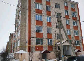 Сдается в аренду двухкомнатная квартира, 59 м2, Нурлат, улица Г. Кариева, 38
