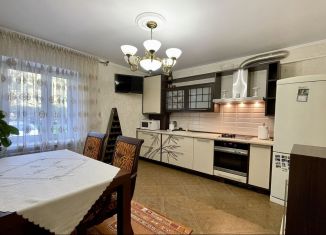Продам 3-комнатную квартиру, 98.4 м2, Калининград, улица Сержанта Колоскова, 7
