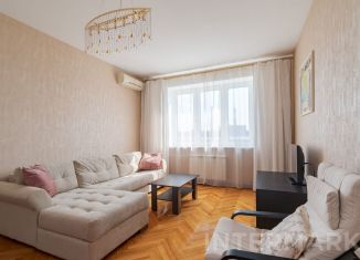 Сдаю 3-ком. квартиру, 70 м2, Москва, Брянская улица, 12, Брянская улица