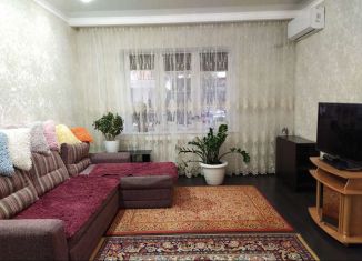 Продам 2-комнатную квартиру, 72 м2, Краснодар, улица Димитрова, улица Димитрова