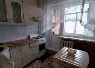 Сдам в аренду 2-ком. квартиру, 53 м2, Нерюнгри, улица Карла Маркса, 1