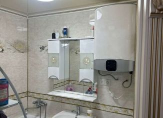 Продаю 2-ком. квартиру, 45 м2, Аргун, улица С. Аксактемирова, 34