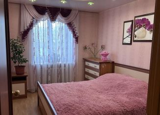 Продаю трехкомнатную квартиру, 64.2 м2, Котельнич, Советская улица