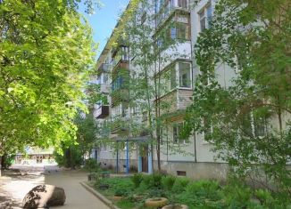 Продажа 1-комнатной квартиры, 32 м2, Псков, Инженерная улица, 12
