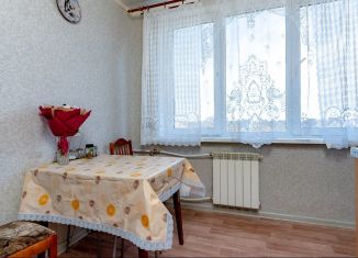 Продам 3-комнатную квартиру, 67.5 м2, Колпино, Заводской проспект, 4