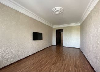 Продается трехкомнатная квартира, 80 м2, Махачкала, улица Абдулхакима Исмаилова, 23