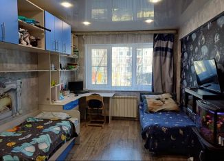 Продается трехкомнатная квартира, 59 м2, Омск, улица Ватутина, 6