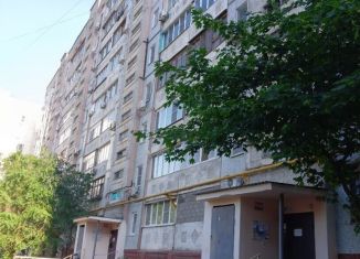 Трехкомнатная квартира на продажу, 63.3 м2, Астраханская область, площадь Карла Маркса, 21