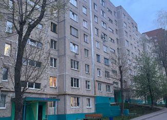 Продается 3-комнатная квартира, 67 м2, Чебоксары, улица Гузовского, 23