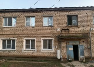 Продается трехкомнатная квартира, 62 м2, Калмыкия, Советская улица, 32