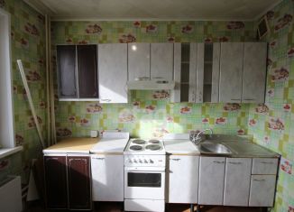Сдается в аренду однокомнатная квартира, 32 м2, Красноярск, улица Калинина, 17