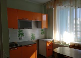 Сдам в аренду 1-комнатную квартиру, 36 м2, Кемерово, проспект Шахтёров, 84