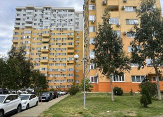 Сдается в аренду двухкомнатная квартира, 64 м2, Краснодарский край, Тепличная улица