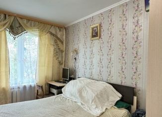 Продается трехкомнатная квартира, 42 м2, Смоленск, улица Маршала Соколовского, 5Г