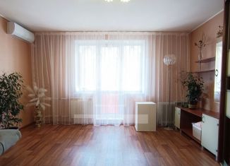 Продаю двухкомнатную квартиру, 55 м2, Челябинск, улица Медгородок, 6Б