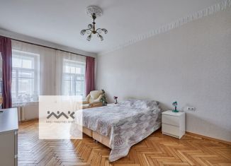 Продам четырехкомнатную квартиру, 117 м2, Санкт-Петербург, Лахтинская улица, 28