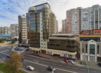 Продается трехкомнатная квартира, 160 м2, Краснодар, улица Кубанская Набережная, 3