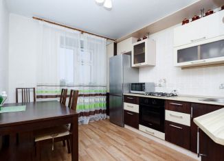 Продается трехкомнатная квартира, 76 м2, Татарстан, улица Маршала Чуйкова, 59В