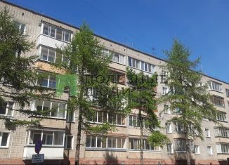 Продается 2-комнатная квартира, 50 м2, Кировская область, улица Сурикова, 28