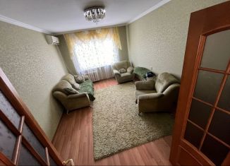 Продаю трехкомнатную квартиру, 72 м2, Владикавказ, улица Астана Кесаева, 41к3, 11-й микрорайон