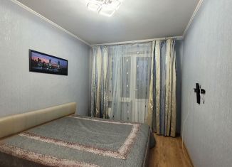 Сдается в аренду трехкомнатная квартира, 65 м2, Новороссийск, улица Дзержинского, 138