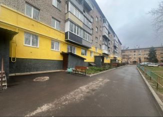 Продам четырехкомнатную квартиру, 60.8 м2, Псковская область, Нелидовский проезд, 3А