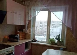 Продается трехкомнатная квартира, 64 м2, Челябинская область, улица Братьев Кашириных, 102