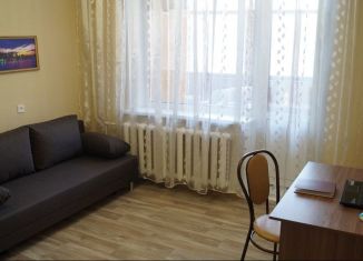 Сдается двухкомнатная квартира, 47.5 м2, Екатеринбург, улица Сурикова, 7, метро Геологическая