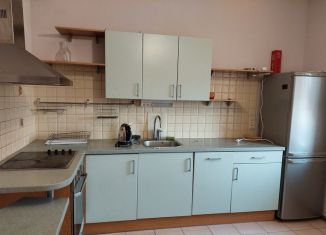 Сдам в аренду 2-комнатную квартиру, 77 м2, Санкт-Петербург, Дачный проспект, 2к2, метро Проспект Ветеранов