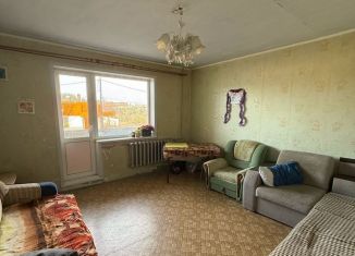 Сдается в аренду двухкомнатная квартира, 51 м2, Ревда, улица Кирзавод, 16