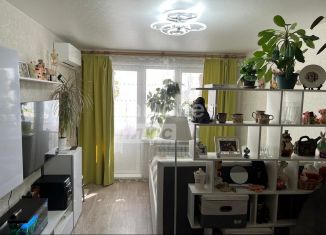 Продается 2-ком. квартира, 47 м2, Киров, улица 60 лет Комсомола, 11