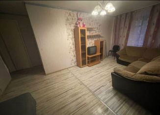 Сдам в аренду трехкомнатную квартиру, 60 м2, Кириши, улица Энергетиков, 22