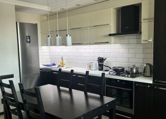 Сдается 2-комнатная квартира, 68 м2, Арзамас, улица Свободы, 49