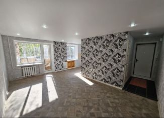 Продажа 2-комнатной квартиры, 44 м2, Кумертау, улица Мира, 2А