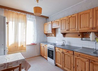 Сдам в аренду 3-комнатную квартиру, 63 м2, Санкт-Петербург, проспект Маршала Жукова, 72к1, метро Проспект Ветеранов