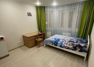 Сдам 1-ком. квартиру, 35 м2, Лобня, улица Борисова, 24