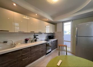 Сдается 3-ком. квартира, 70 м2, Сочи, Пасечная улица, 61/1, микрорайон Донская