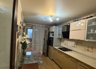 Продается трехкомнатная квартира, 65.9 м2, Саратов, 3-я Степная улица, 8