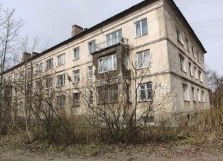 Продается 2-комнатная квартира, 50 м2, Приозерск, улица Калинина, 32